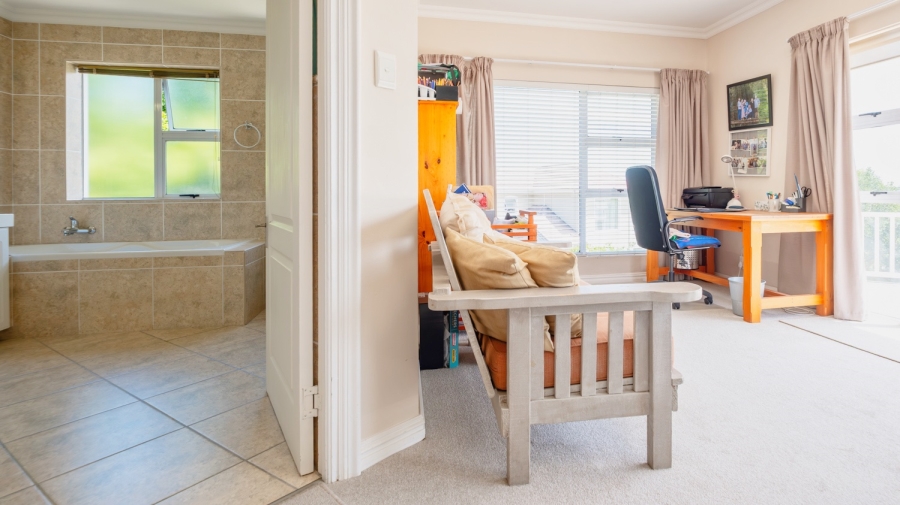 3 Bedroom Property for Sale in Kingswood Golf Estate Western Cape